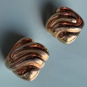 Erwin Pearl vintage gold tone clip on earrings